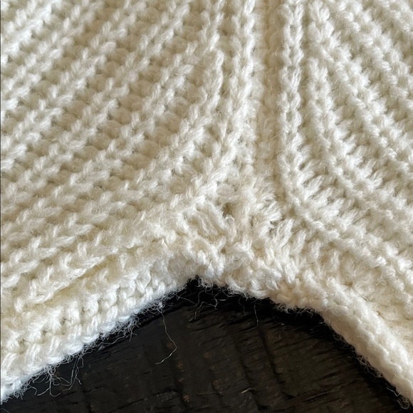 V-Neck White Sweater - Picture 7 of 8